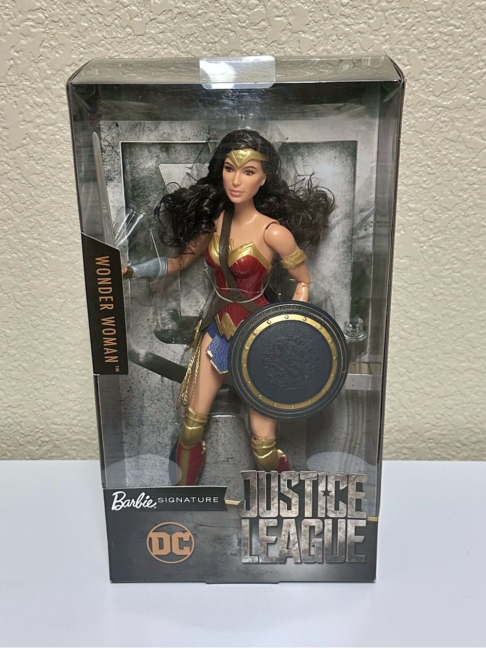 NEW IN BOX✨ Justice League Wonder Woman DC Barbie Signature Doll 2017